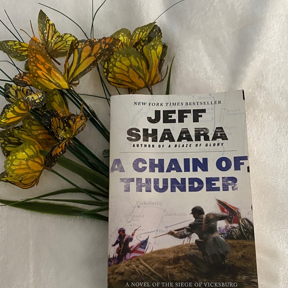 BALLANTINE  BOOKS Chain of Thunder by Jeff Shaara - White & Purple Book Cover